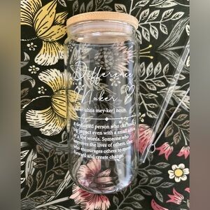 NWOT Clear Glass Water Bottle, Bamboo Lid, Glass Straw and Cleaning Brush.(box1)